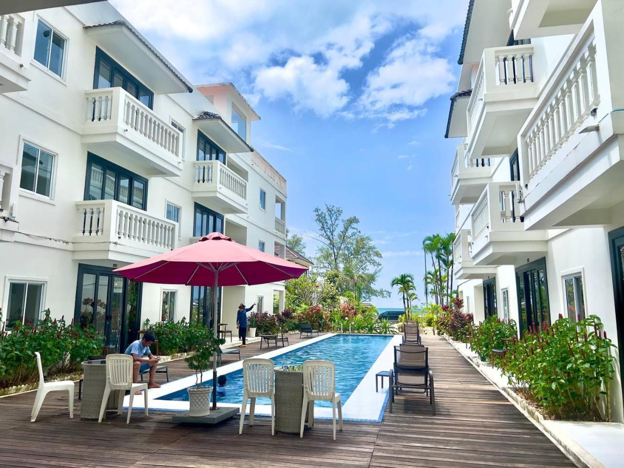 Mary & Hotel 4*