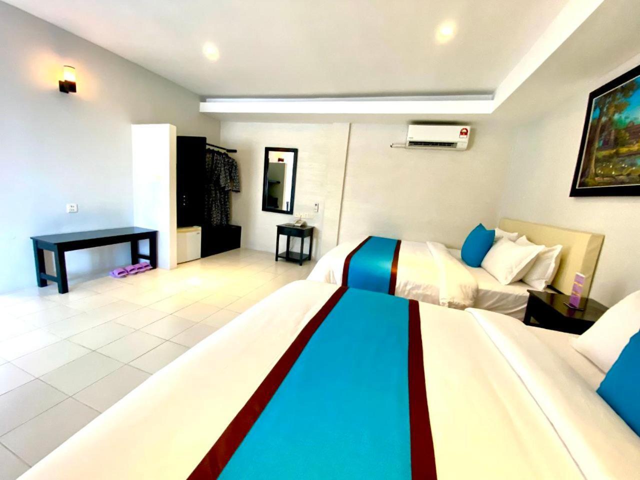 Mary & Hotel 4*
