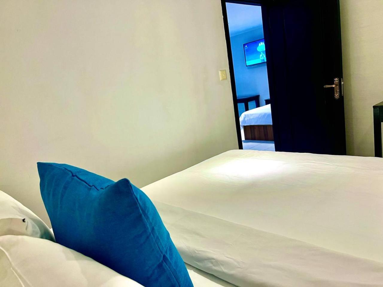 Mary & Hotel 4*