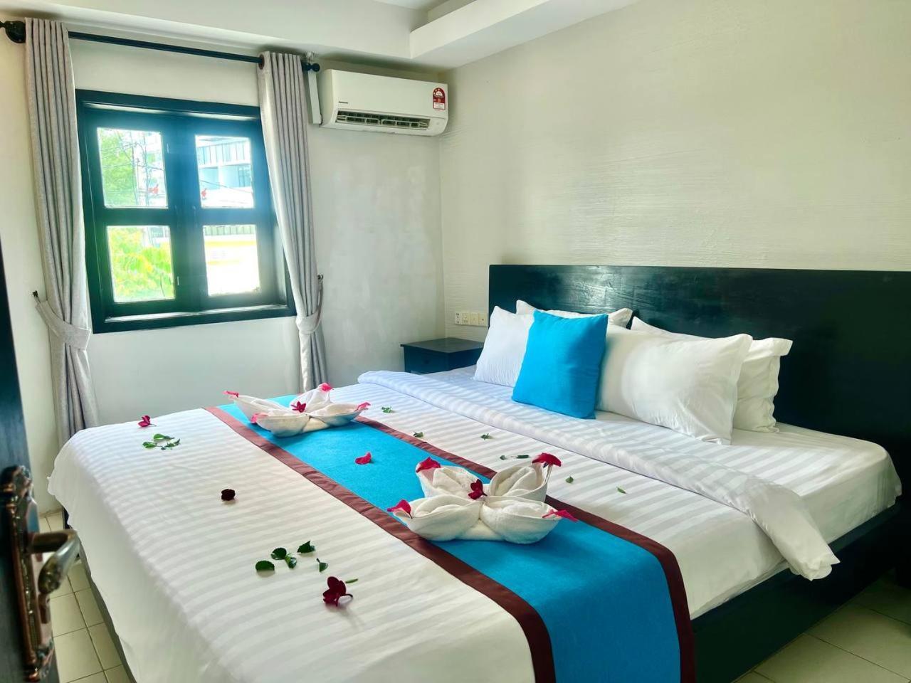 Mary & Hotel 4*